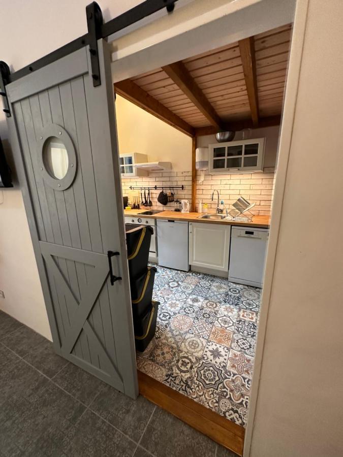 פראג Cozy New Loft Apartment מראה חיצוני תמונה