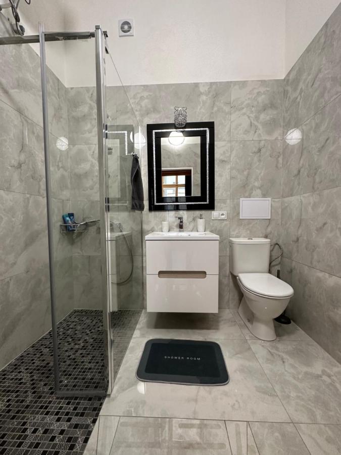 פראג Cozy New Loft Apartment מראה חיצוני תמונה