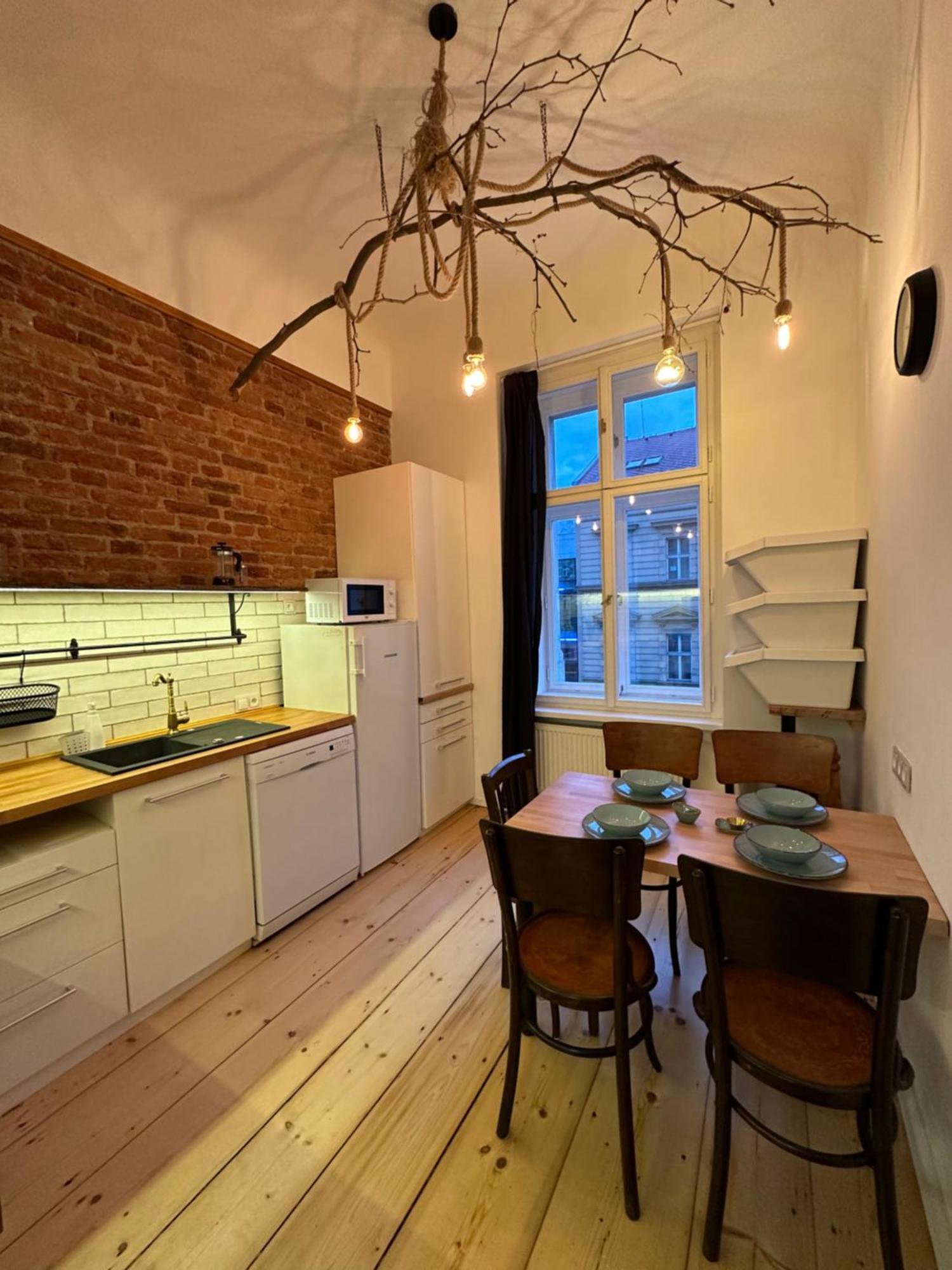 פראג Cozy New Loft Apartment מראה חיצוני תמונה